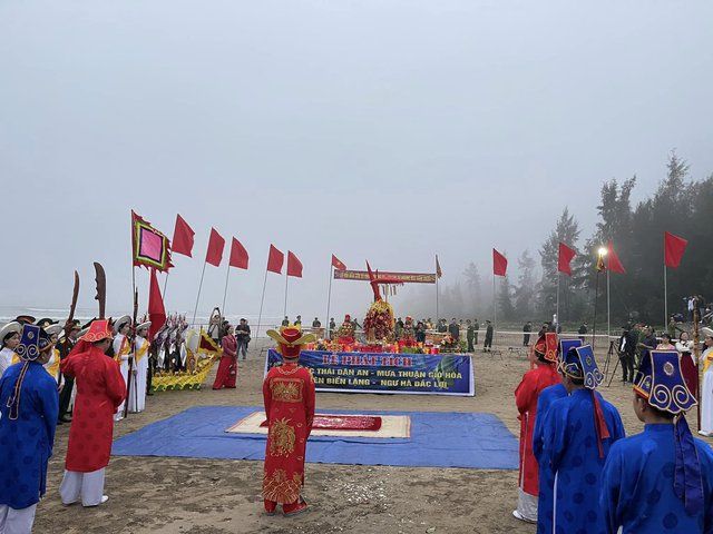 Độc lạ màn 