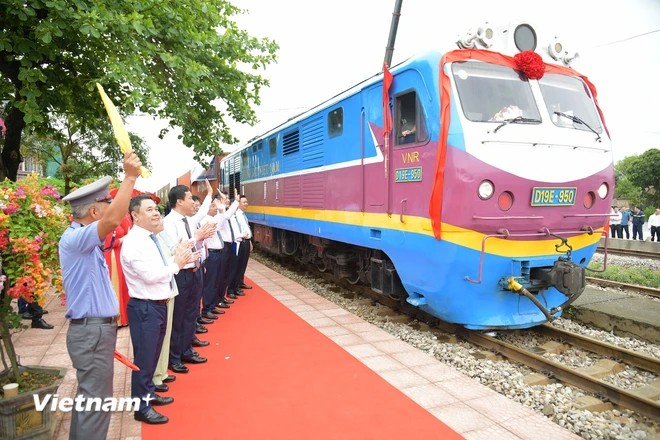 Khai trương đoàn tàu ‘cõng’ hàng từ Ga Cao Xá gia nhập liên vận quốc tế