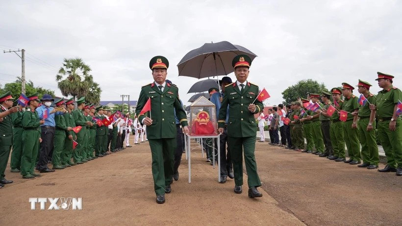 Tây Ninh đón 172 hài cốt liệt sỹ hy sinh tại Campuchia về với đất mẹ